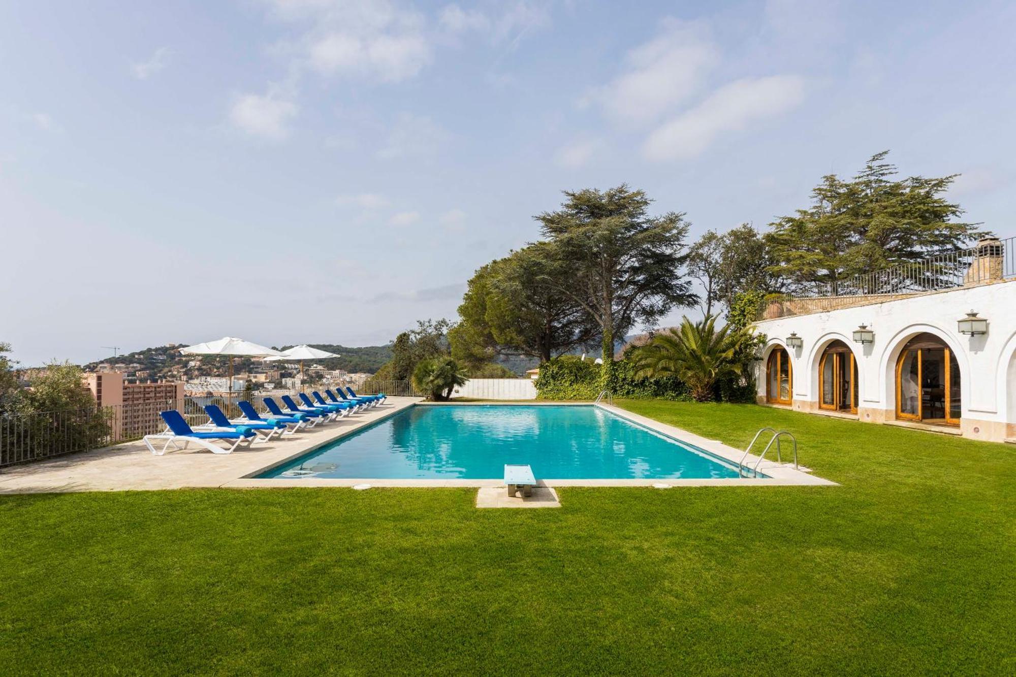 סאן פליו דה גיסולס Villa Maricel מראה חיצוני תמונה